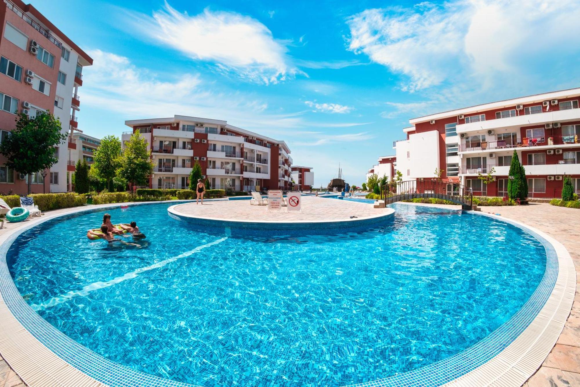 Privillege Fort Noks Beach Apartments 엘레니테 외부 사진